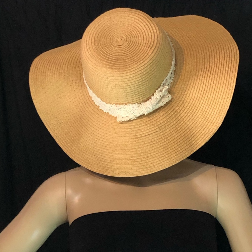 Floppy hat